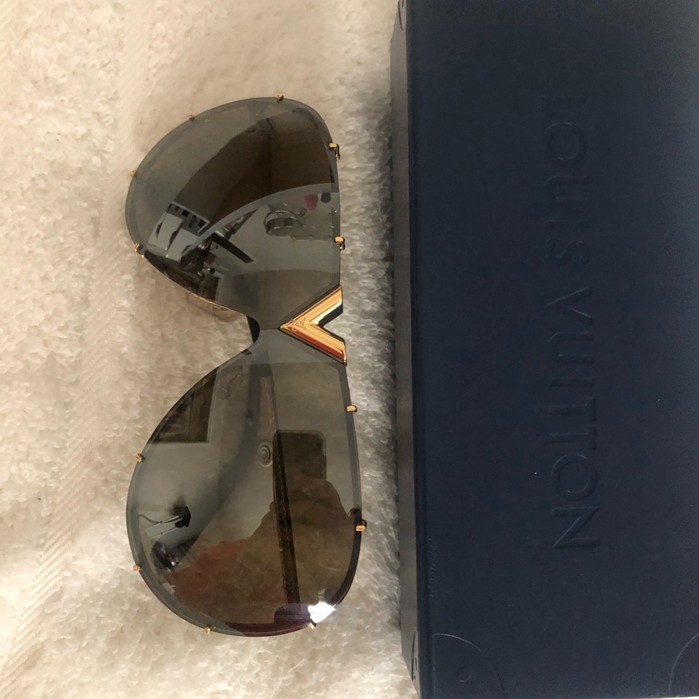 Louis Vuitton Drive Sunglasses